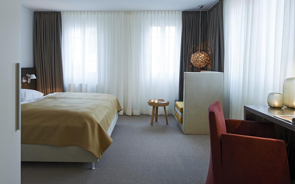 Weinhaus Henninger Hotel Kallstadt Ruang foto